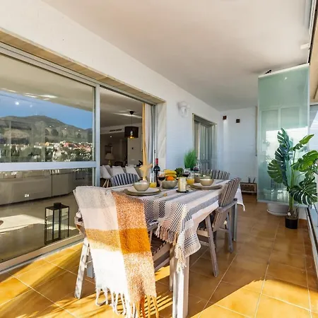 Super Exclusive With Free Parking Apartment Fuengirola