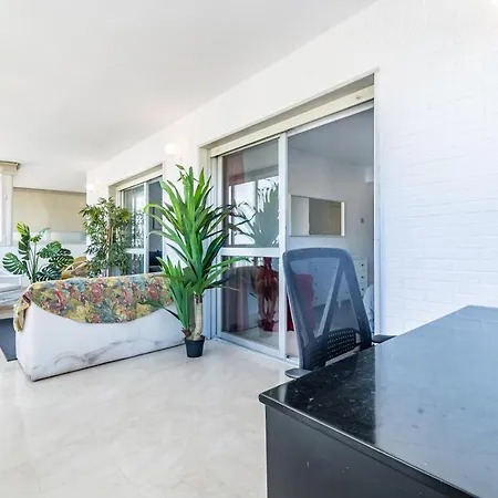 Super Exclusive With Free Parking Apartment *