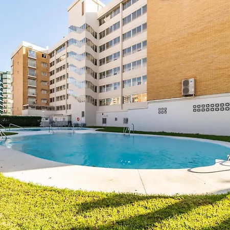 Super Exclusive With Free Parking Apartment *