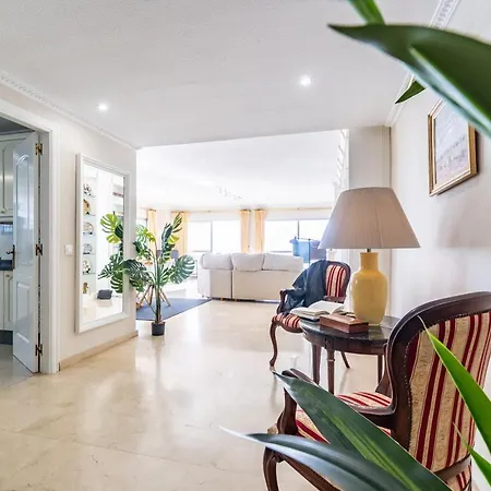 Super Exclusive With Free Parking Apartment *