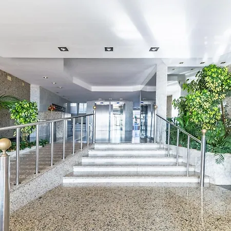 Super Exclusive With Free Parking Apartment Fuengirola