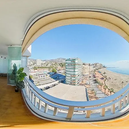 Super Exclusive With Free Parking Apartment *